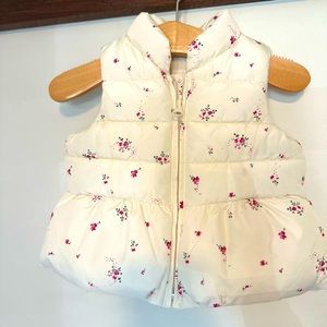 Floral Baby Gap puffer vest. Fleece lined. 3-6 mo.